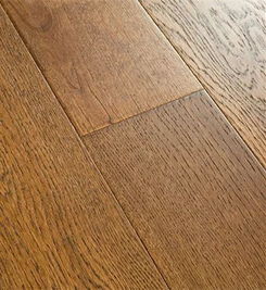 臥室鋪設(shè)哪種木地板更美觀實(shí)用？